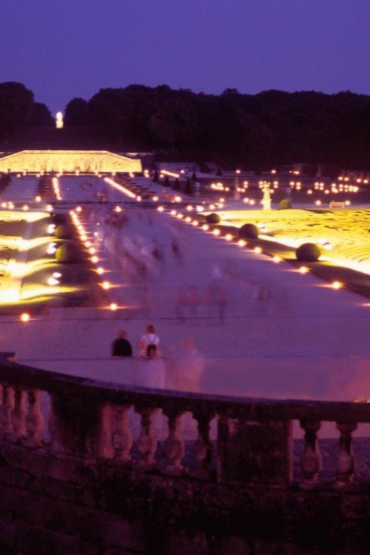 Paris: Candlelit Dinner at Vaux-le-Vicomte by Limousine - Getting inside the château and carriage museum