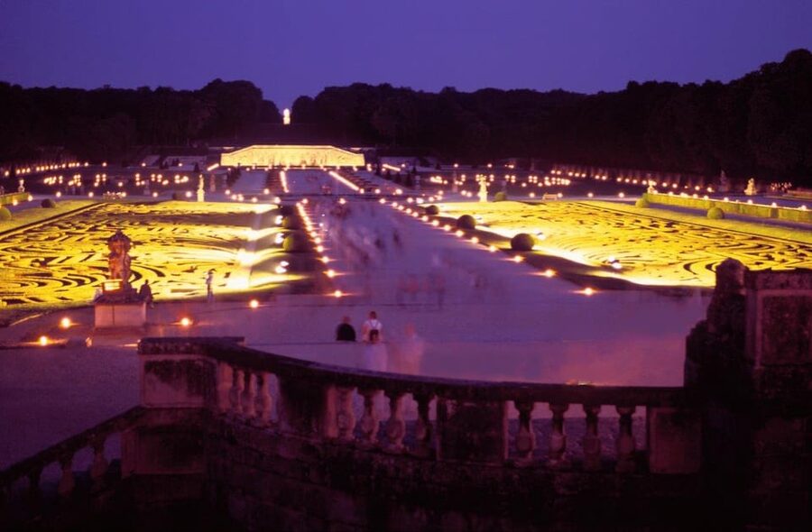 Paris: Candlelit Dinner at Vaux-le-Vicomte by Limousine - Small details that make the booking easier