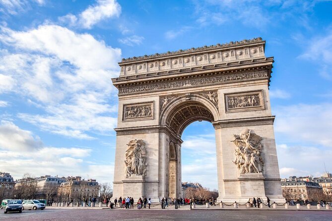 Paris highlights sightseeing tour with private Transportation - Key points to know before you book