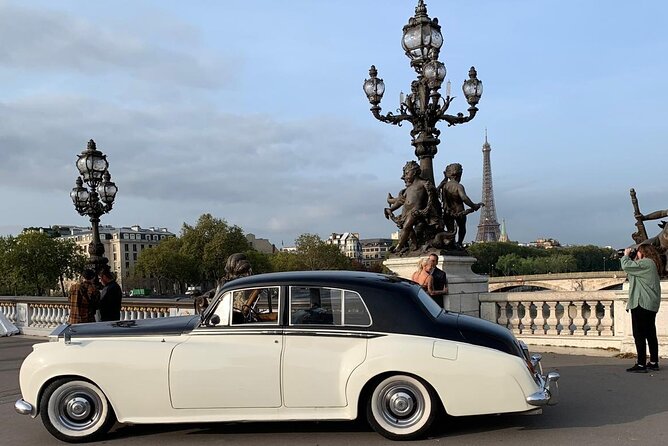 Paris Picturesque Romanic Luxury Vintage Rolls Royce Tour - Photo stops, pastries, and a flexible route