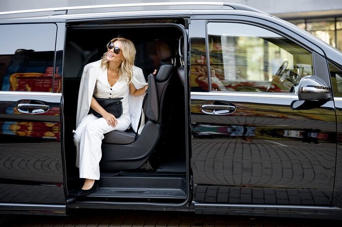 Paris Private Car Service with Driver - Price and value for groups of three