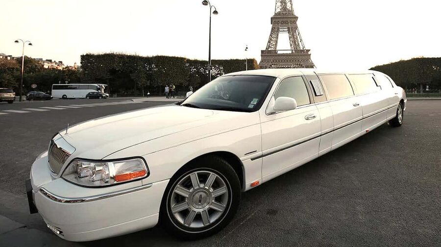 Paris: Romantic Limousine Tour - A love message inside a limousine