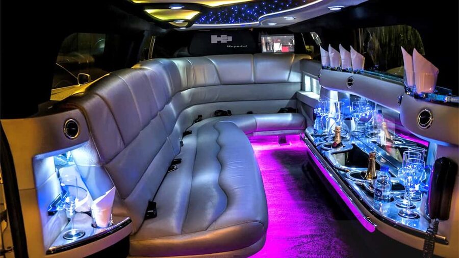 Paris: Romantic Limousine Tour - The limousine setting: romantic, but not quiet sightseeing