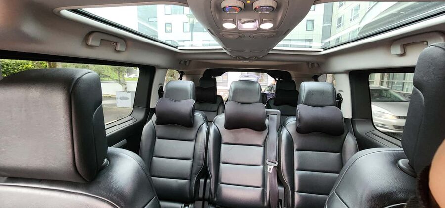 Paris to Mont Saint-Michel Day Trip in luxury van Live Guide - Meeting the guide before the island visit