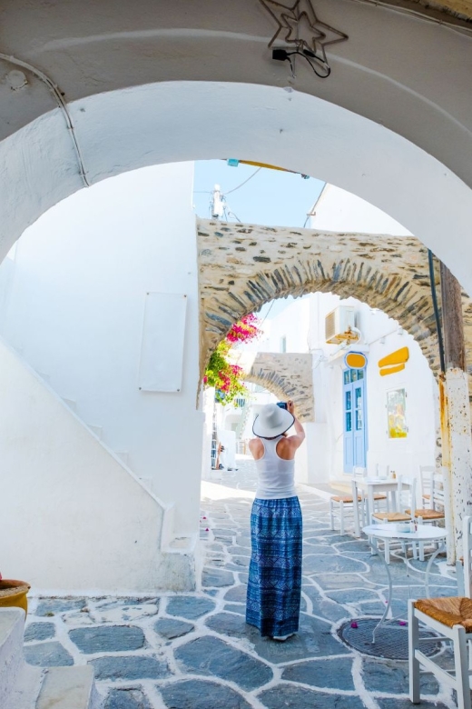 Paros: Exclusive Sunset Highlights Tour by Luxury Minivan - Parikia: old lanes, a Frankish castle, and the 100-gate church