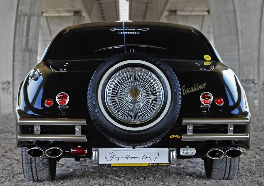 Prague: 1-Hour Vintage Limousine Rental - Champagne, music, screens, and colored lights