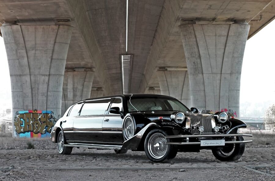 Prague: 1-Hour Vintage Limousine Rental - When the traffic helps and when it hurts