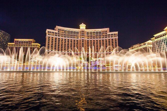 Private 2-Hour Limo Tour of Las Vegas with Champagne - What two hours in a Las Vegas limousine really gives you