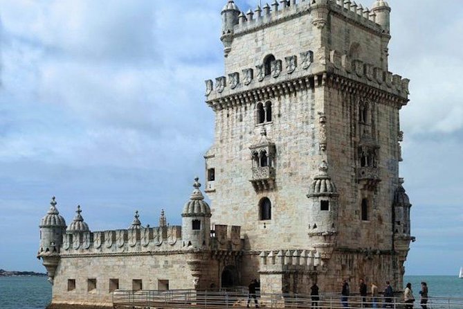 Private 4-hour city tour of Lisbon with driver & official guide w/ Hotel pick up - What the private vehicle adds