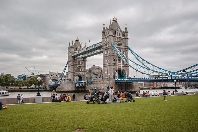 Private 4 hour Tour of London with driver and guide with Hotel Pick Up - Oxford Street with 30 minutes to spare