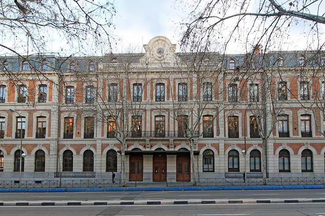 Private 8-hour City Tour of Madrid with driver,guide with pick up - Plaza de la Villa, Cibeles, and the literary quarter
