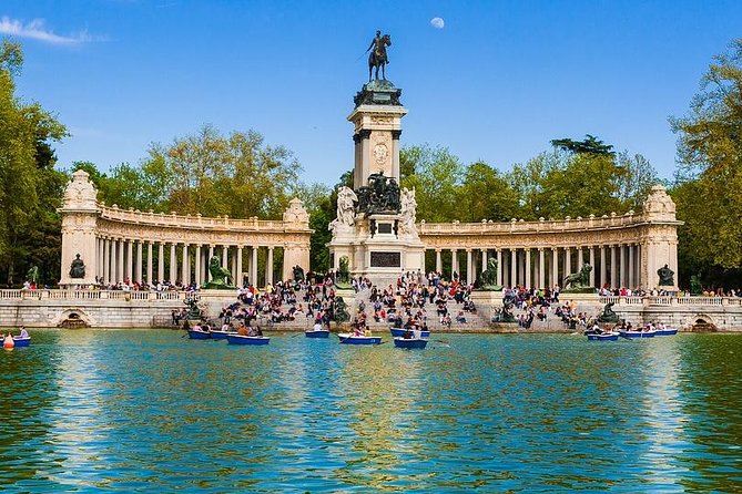 Private 8-hour City Tour of Madrid with driver,guide with pick up - Gran Vía and Paseo de la Castellana