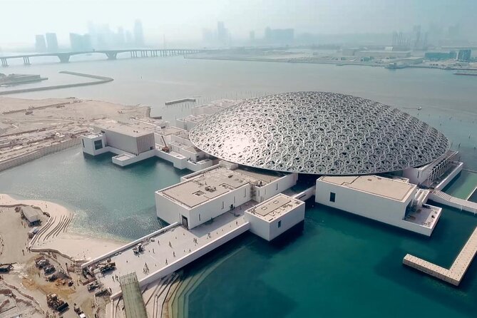 Private Abu Dhabi sightseeing Tour by luxury minivan 6X person - Etihad Towers and the Corniche