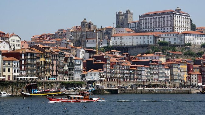 Private Airport Transfer: Porto (24/7 Mercedes VIP Service) - Finding your driver at Porto Airport