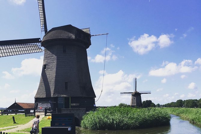 Private Amsterdam and Countryside Tour in a Comfortable Mercedes Minivan - Volendam: A fishing village with room for lunch