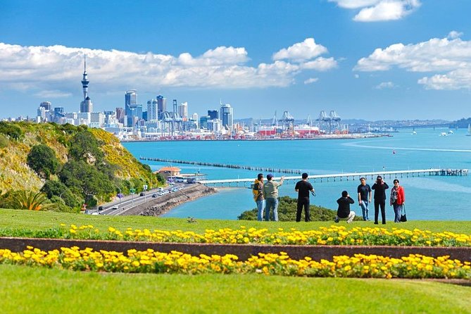Private Auckland City Tour For Small Group in a luxury vehicle. - Why this tour works as an Auckland introduction