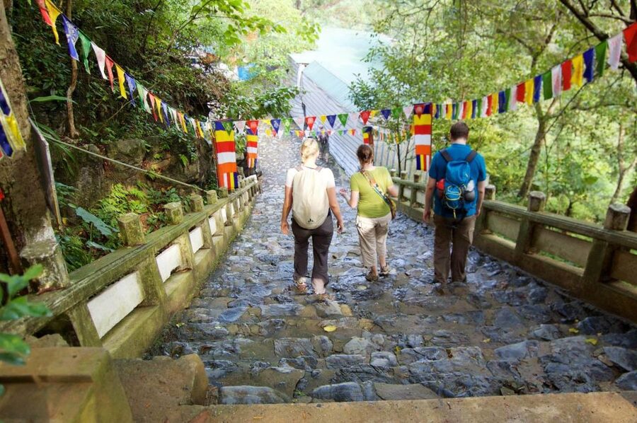 Private Car/Bus Renting Hanoi - Ninh Binh - Halong - Sapa... - Who should book this experience?