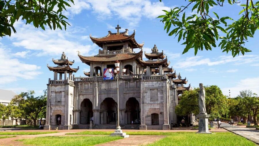 Private Car/Bus Renting Hanoi - Ninh Binh - Halong - Sapa... - Van Long Nature Reserve by boat