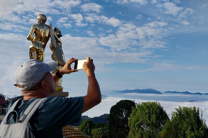 Private Car Da Nang/Hoi An To Golden Brigde with English Driver - Walking onto the Golden Bridge