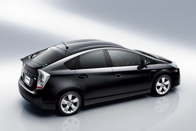 Private Car & English-Speaking Driver – Sri Lanka Island wide - Airport arrival at Colombo or a smooth start from Negombo