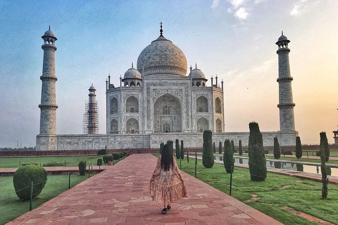 Private Car from Delhi to Taj Mahal with Driver and Local Guide - Entering the Taj Mahal