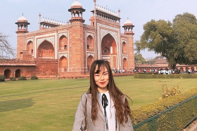 Private Car from Delhi to Taj Mahal with Driver and Local Guide - The early road to Agra