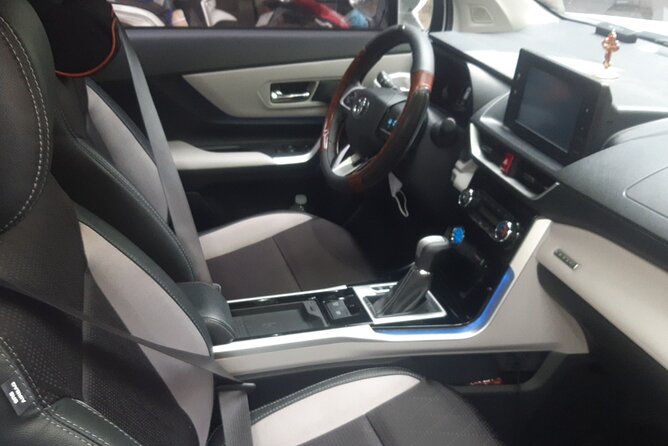 Private Car Ha Noi Airport Transfer - A straightforward ride from Hanoi Airport