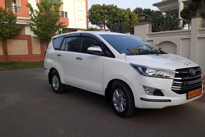 Private Car Jaipur to New Delhi - What the 270-kilometer road trip is like
