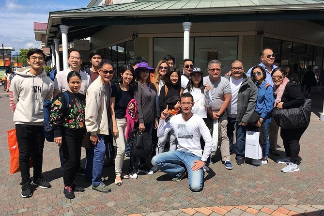 Private Car Mt Fuji and Gotemba Outlet in One Day from Tokyo - Building the right four to six stops