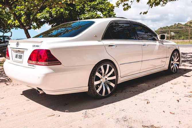 Private Car Service - Airport arrival with a name board and a clear plan