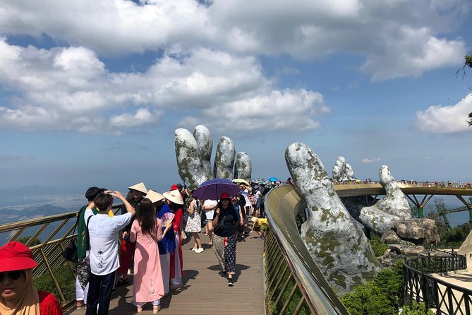 Private car to Ba Na Hills - Golden Bridge - A private start from Hoi An at 8:00 am