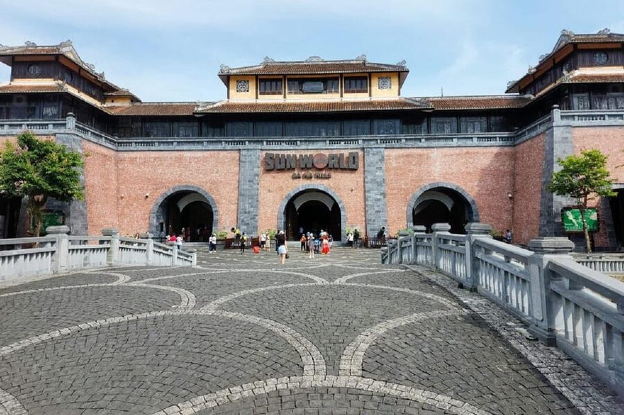 Private Car To BaNa Hills-Golden Bridge From Hoi An/Da Nang - The private car from Hoi An or Da Nang