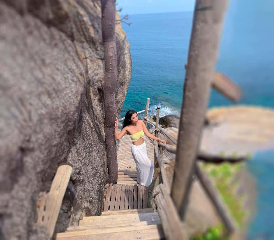 Private Car Tour of Koh Tao 8 Viewpoints & Beach - High the Moon and sunset by the sea