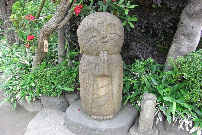 Private Car Tour to see Highlights of Kamakura, Enoshima, Yokohama from Tokyo - Samurai symbolism at Tsurugaoka Hachimangu