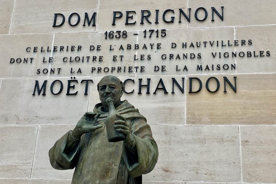 Private Champagne Ruinart, Moet Chandon VIP Tour by Mercedes - Lunch in Épernay, the Champagne capital