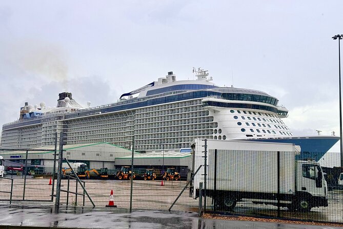 Private Chauffeur-London Heathrow from/to Southampton Cruise Port - What the vehicle and service include