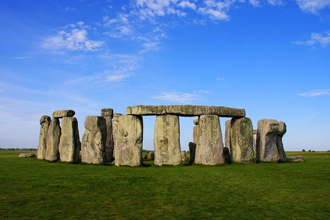 Private Chauffeured Minivan Tour of Stonehenge from London - What the private format really gives you