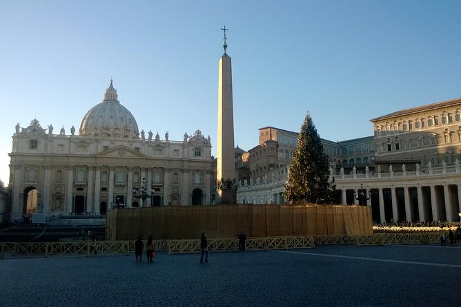 Private DayTour of Rome from Civitavecchia port van Mercedes V class - Pantheon, Trevi Fountain, and Piazza Navona form the historic core