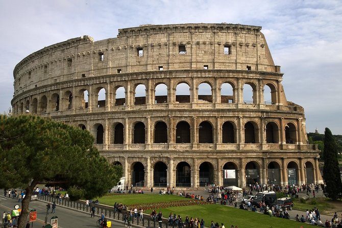 Private DayTour of Rome from Civitavecchia port van Mercedes V class - Vatican City focuses on St. Peter’s Square and church