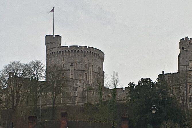 Private driver guided tours Windsor castle Stonehenge - The country-pub lunch is part of the appeal