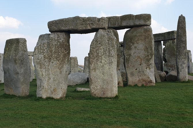 Private driver guided tours Windsor castle Stonehenge - Price and who gets the best value