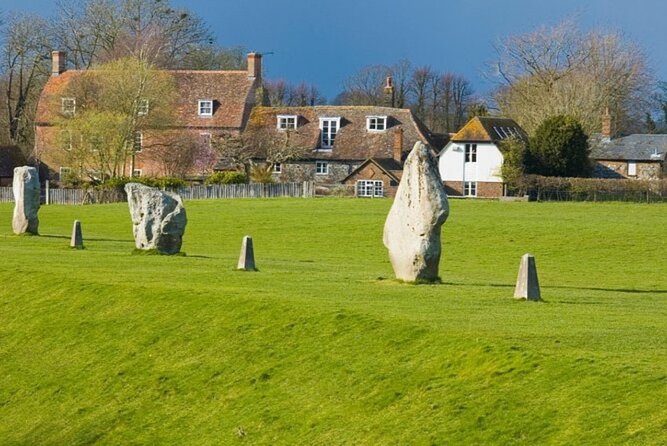 Private Driver Tours Avebury.Stonehenge.Salisbury. - What the guide adds to the day