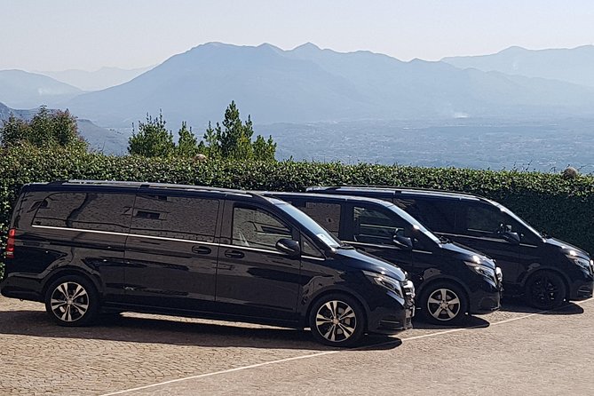 Private Fiumicino Airport Transfer to Rome: Luxury Chauffeur Van - What happens with late-night arrivals