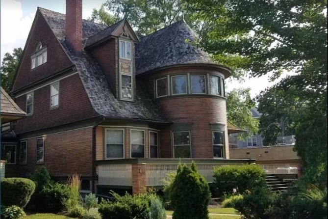 Private Frank Lloyd Wright Architectural Tour by Luxury Vehicle - What this Oak Park architecture trip really is