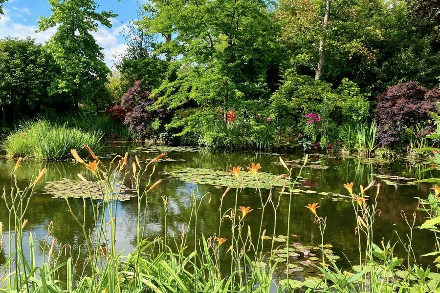 Private Giverny Monet’s House & Gardens Trip from Paris - Monet’s house and the flower gardens