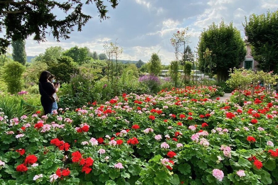 Private Giverny Monet’s House & Gardens Trip from Paris - Who should book this private Giverny trip?