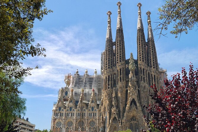 Private, guided shore excursion w/ chauffeured vehicle - A Private Route Through Barcelona’s Big Ideas
