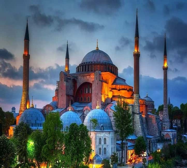 Private Istanbul Tour with Chauffeured Vehicle - One long day, two sides of Istanbul