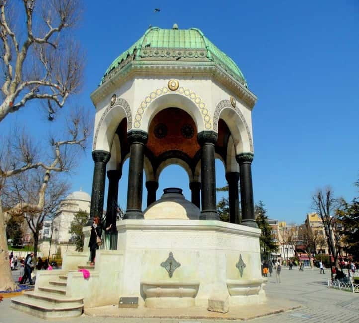 Private Istanbul Tour with Chauffeured Vehicle - Balat’s painted houses and old streets