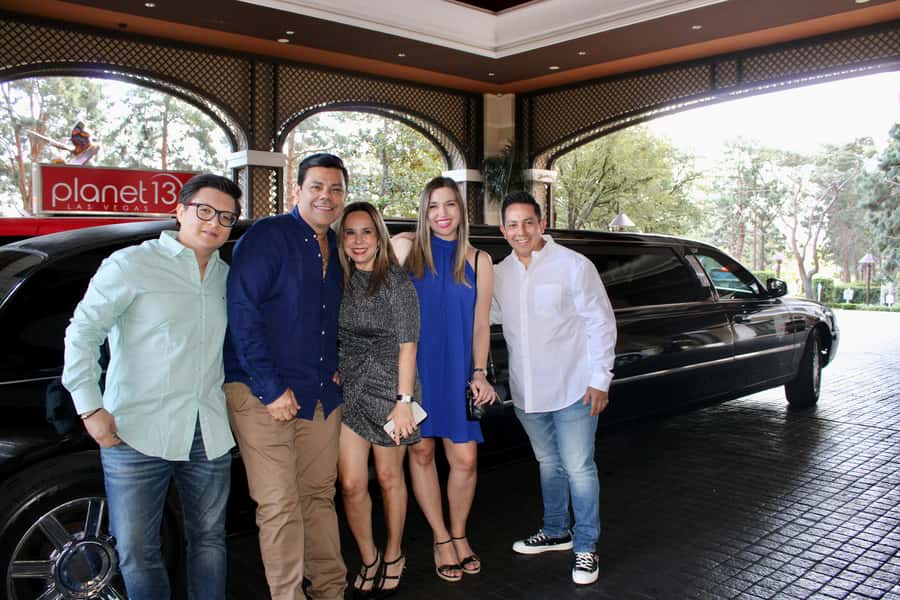 Private Limo 2.5hr Tour of Vegas with Champagne - A limousine tour that connects old and new Las Vegas